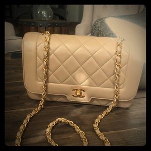 Chanel vintage lambskin purse